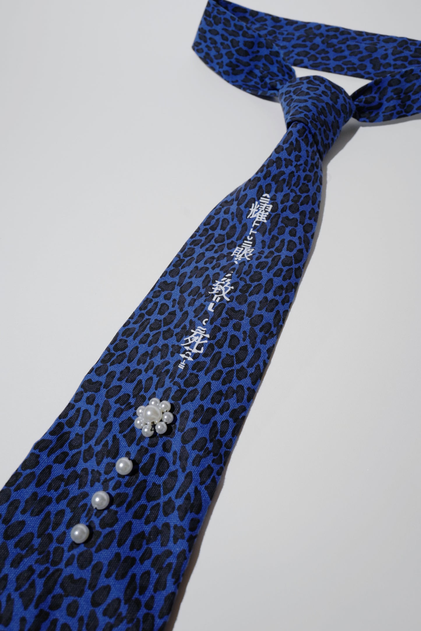 Die Young Blue Leopard Die Bright Die Young Tie