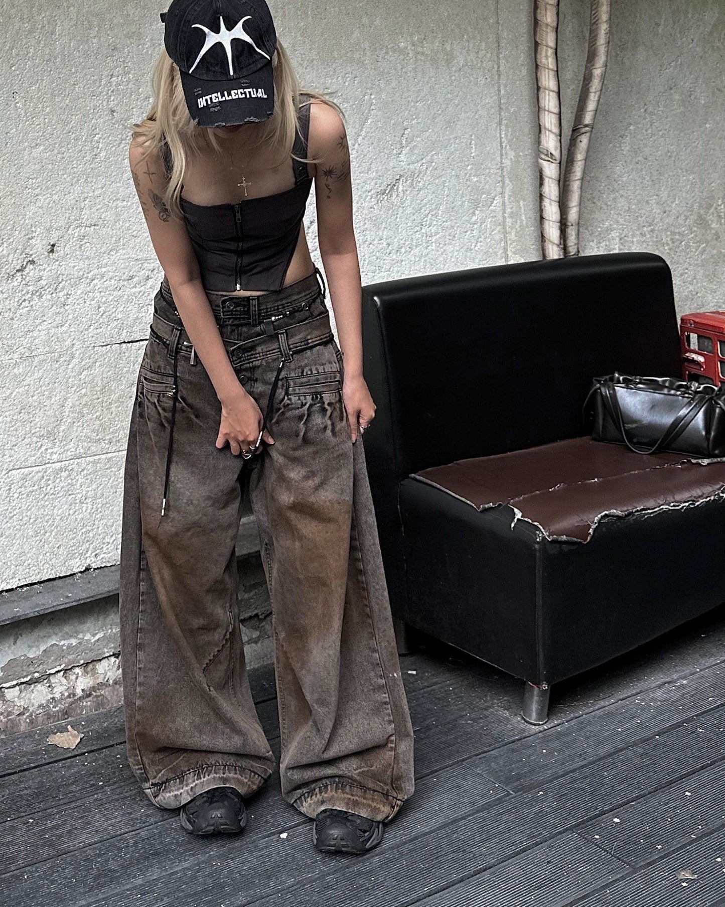 RỐI Workshop Double Waist Washed Jeans - Brown